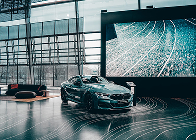 Digital signage solutions for the automotive sector